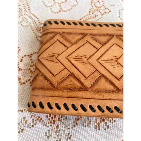 Vintage 70's Tooled Leather Bi Fold Wallet - Picture 8 of 11